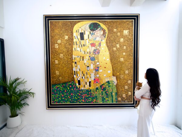 The Kiss – A Reimagined Gustav Klimt Masterpiece by Master Apollon | 200 x 200 cm - Image 4