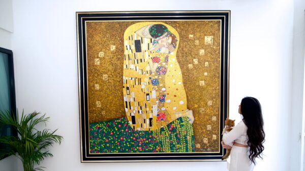 The Kiss – A Reimagined Gustav Klimt Masterpiece by Master Apollon | 200 x 200 cm - Image 5