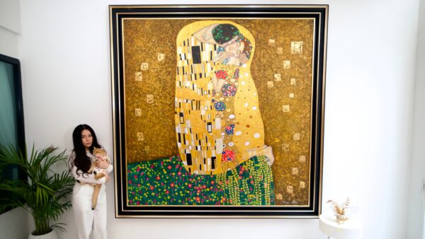 The Kiss – A Reimagined Gustav Klimt Masterpiece by Master Apollon | 200 x 200 cm - Image 9